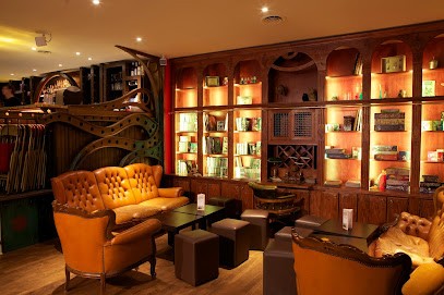 Le Dernier Bar Avant La Fin Du Monde, Bar à Paris 01