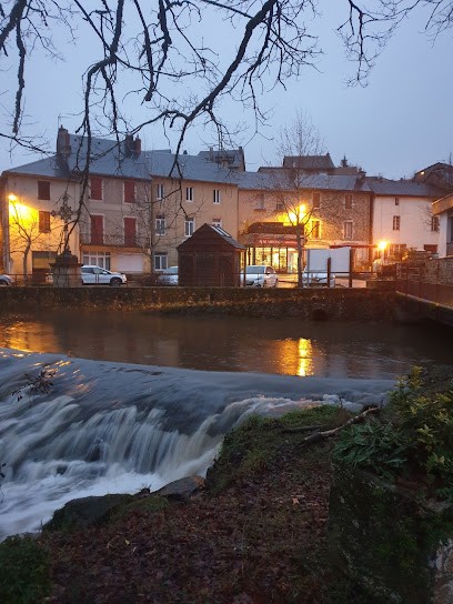Al Miech, Bar à Salmiech