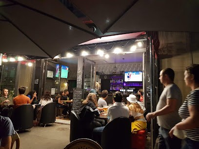 Red Pub, Bar à Paris 12