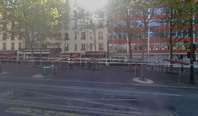 Smail Yacine, Bar à Paris 13