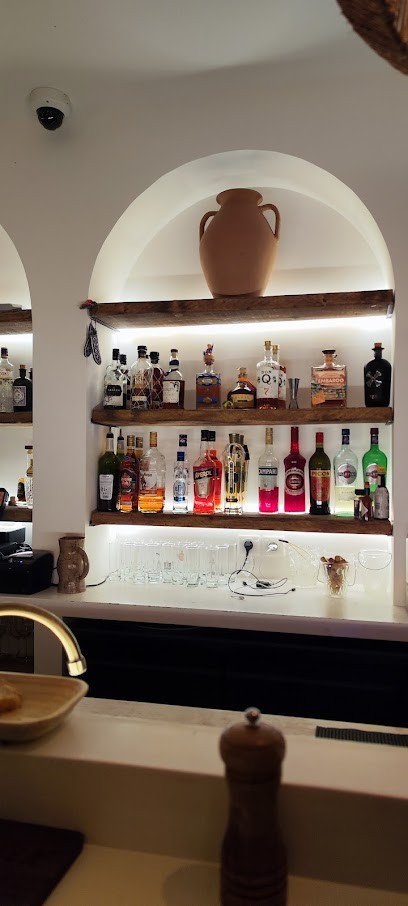 YUVA, Bar à Port-de-Bouc