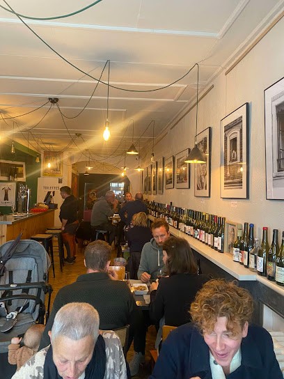 Barzing, Bar à Poligny