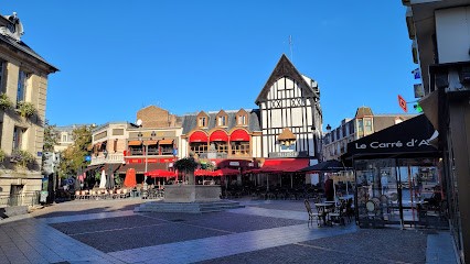 Le Carre D As Christian, Bar à Saint-Quentin