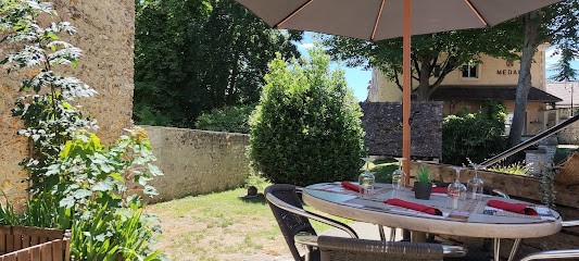 Garden Bar, Bar à Médan