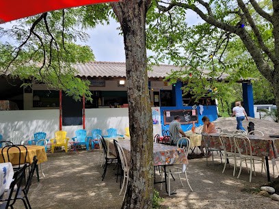 La Guinguette des Acacias since 2020, Bar à Labeaume