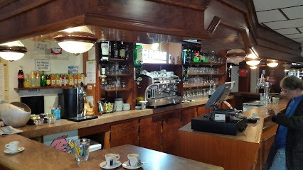 L Espace, Bar à Clermont