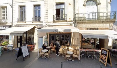 Sas Bnjd, Bar à Tours