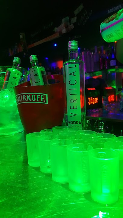 Les Caves De Serre Chevalier, Bar à La Salle-les-Alpes