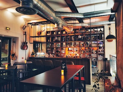 L'Octave, Bar à Nice