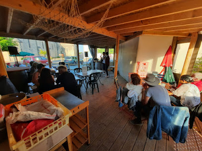 Aux Copains D'abord, Bar à Curzon