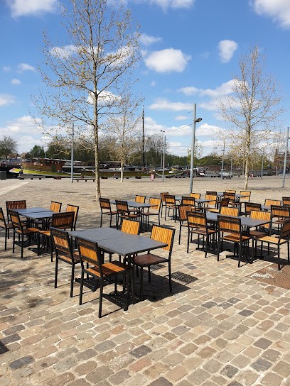 Les Sales Mômes, Bar à Lille