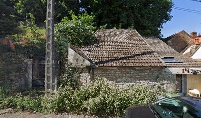 Costa Maria, Bar à Donzy