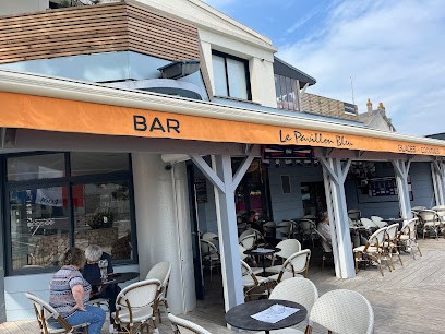 Le Pavillon Bleu, Bar à Jullouville