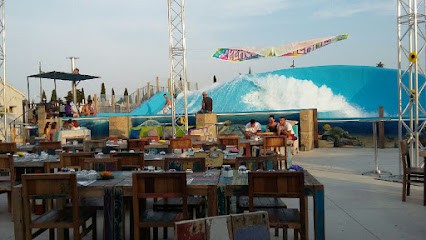 Wave Corner, Bar à Monteux