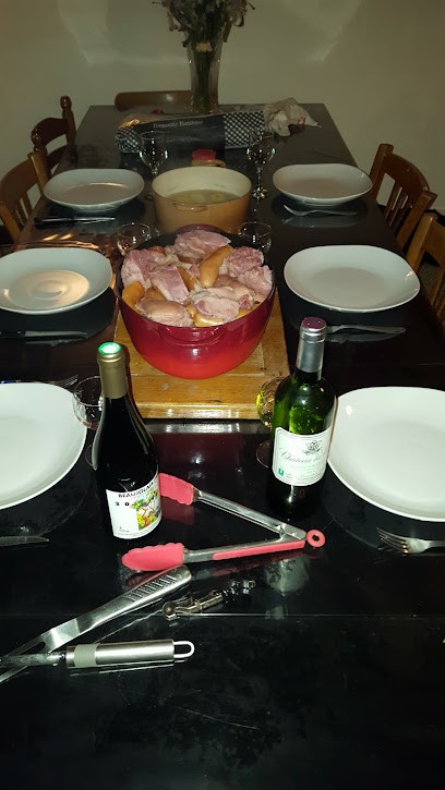 Treesome's Pub, Bar à Dracé