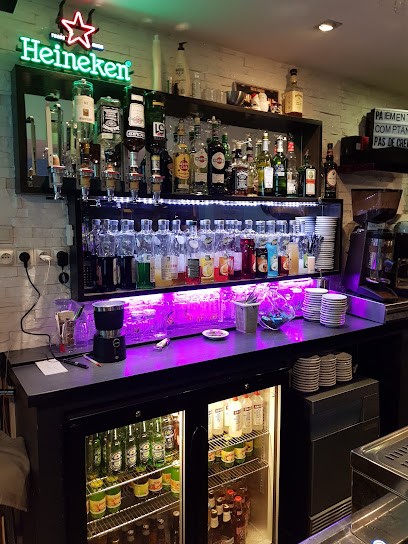 Le Saint Cloud, Bar à Fontaine