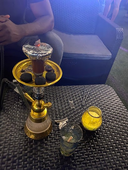 Le FIVE, Bar à Lattes