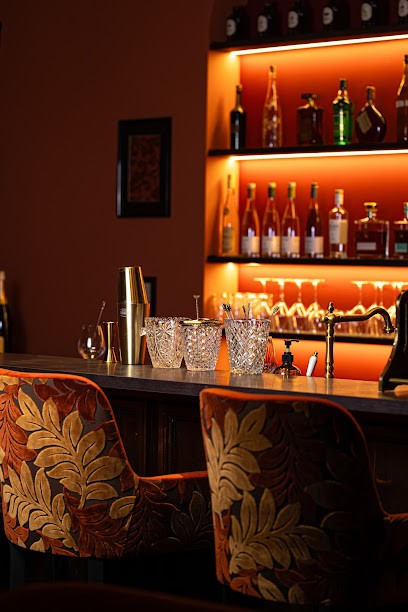 Marguerite Brun, Bar à Grenoble