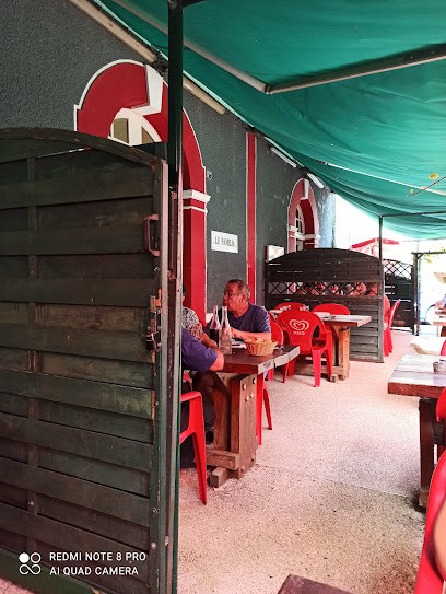 Bar le Familia, Bar à Vic-en-Bigorre