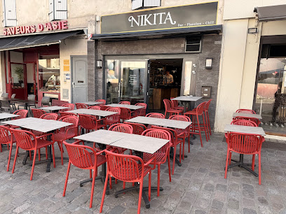Nikita, Bar à Dijon
