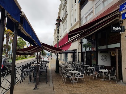 Café Russe, Bar à Pau