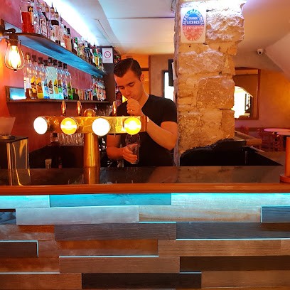 Taj Mahal, Bar à Nice