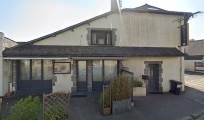 Nuriec Pierre, Bar à Janzé