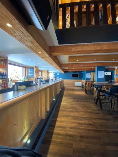 Le Rond Point, Bar aux Allues