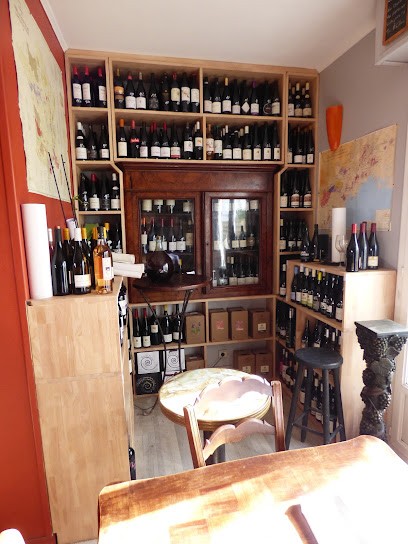 La Cave Des Vinocrates, Bar à Lorient