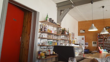 Fery Brigitte, Bar à Véron