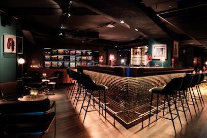 Sape Bar, Bar à Paris 10