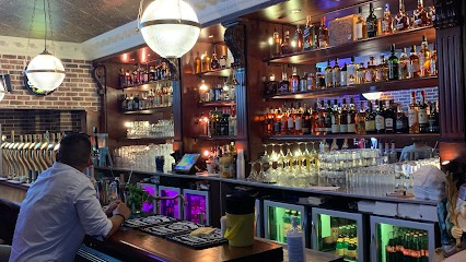 THE CROWN PUB & PIZZA, Bar à La Ciotat